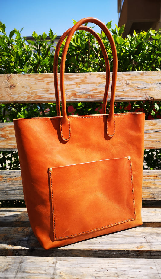 Leather tote. Full hide. Cognac.