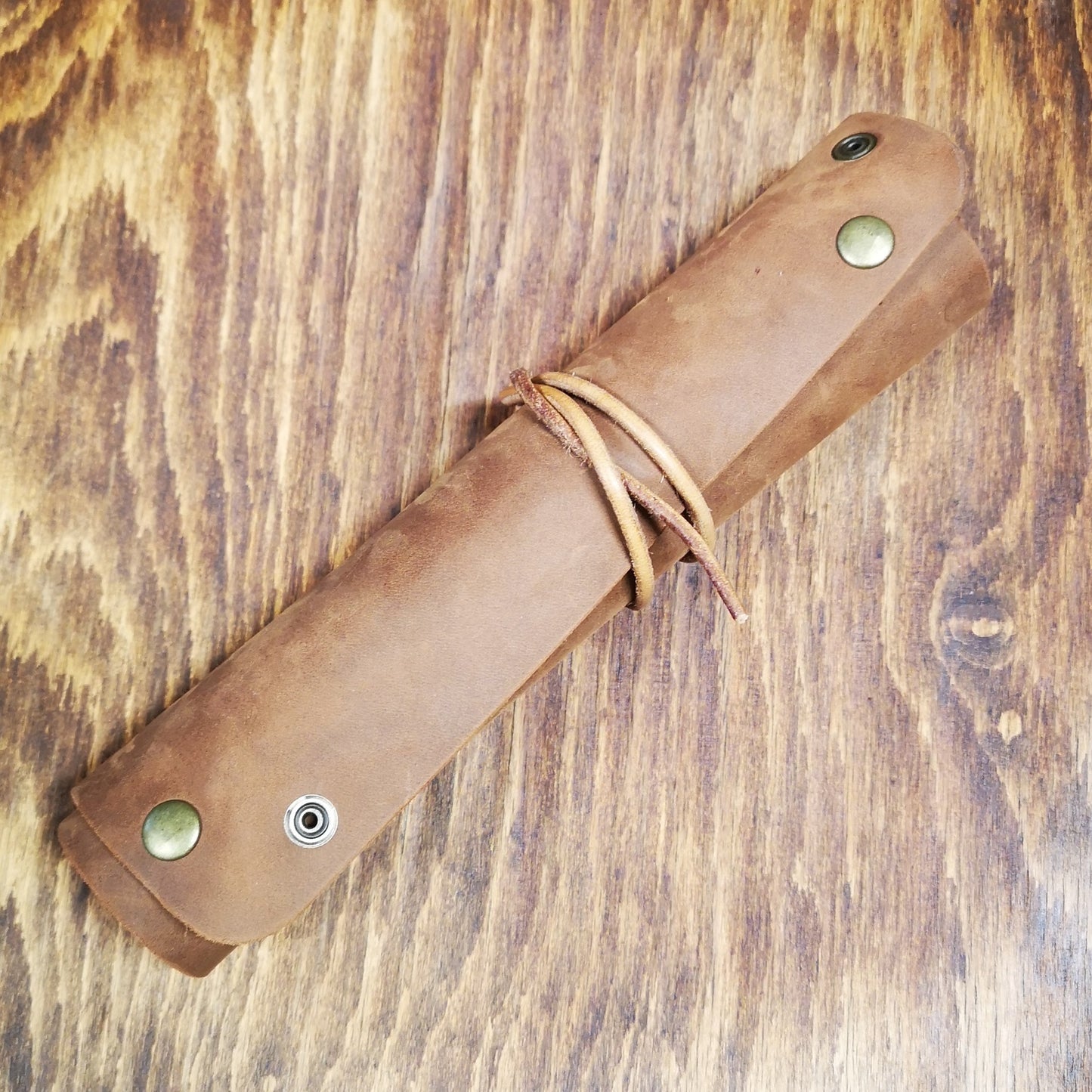 Leather Valet Tray – “Drop It in Style.”