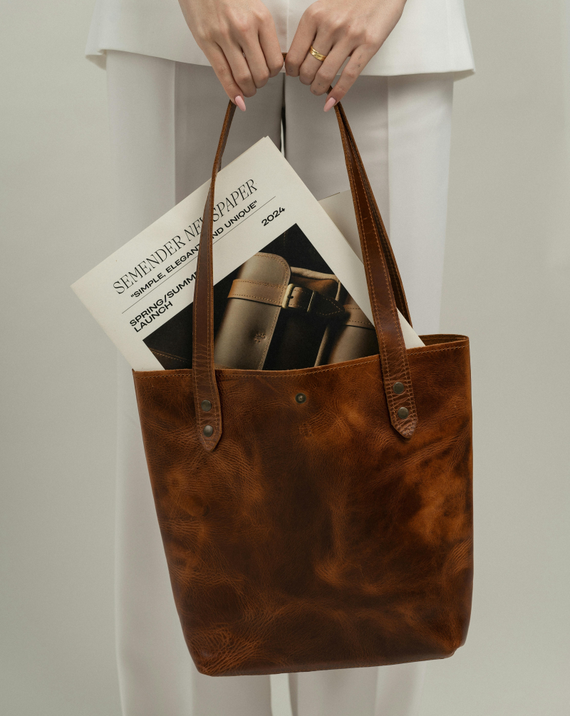 Leather Tote. Full hide. Cognac.